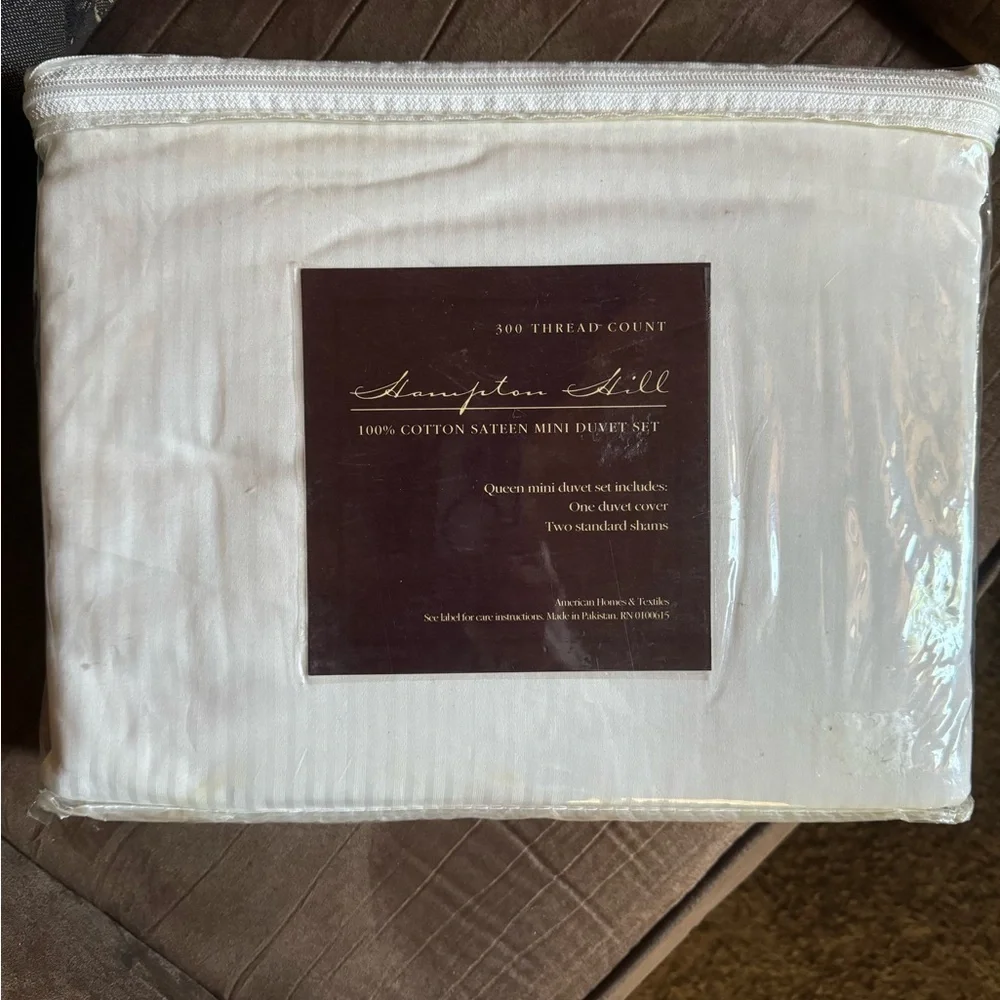 Hampton Hill mini duvet set - Queen duvet cover with 2 standard shams New